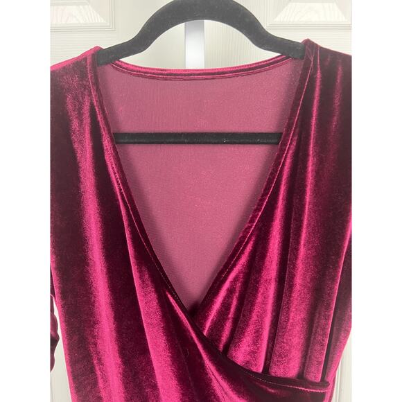 Red Velvet Ruched Holiday Cocktail Party Long Sleeve Knee Length Dress Small - Picture 2 of 6